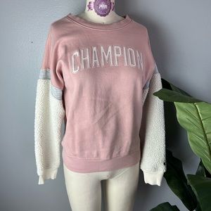 Women’s Champion Pink Sherpa Long-sleeve Sweatshirt Size Small